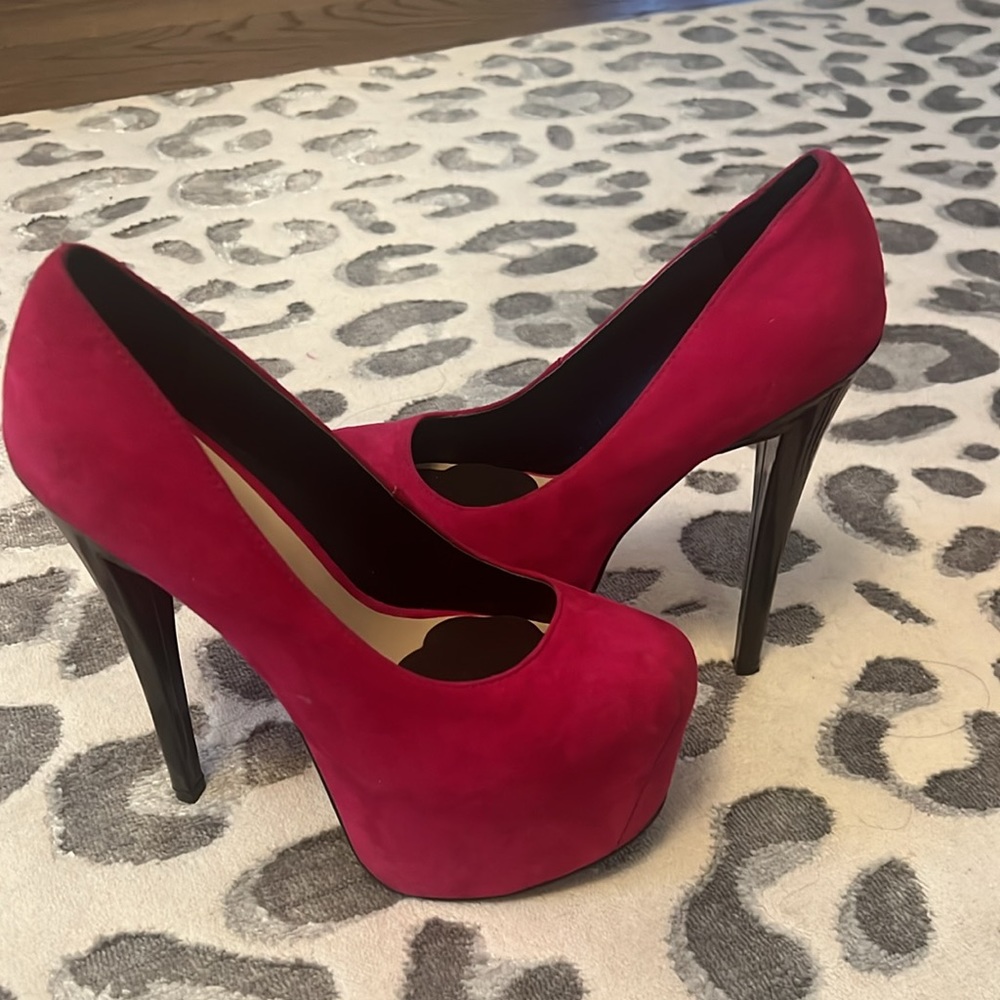 Dolce Vita Hot Pink Kidsuede Heels 6.5